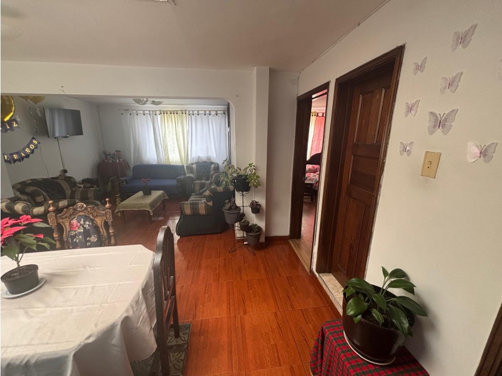Casa en venta en La Estrada, Bogotá · foto 3 de 24