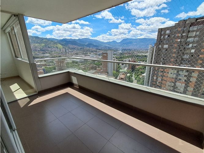 Apartamento de 3 alcobas en arriendo en Santa Maria De Los Angeles, Medellín, 138 m² · foto 7 de 20