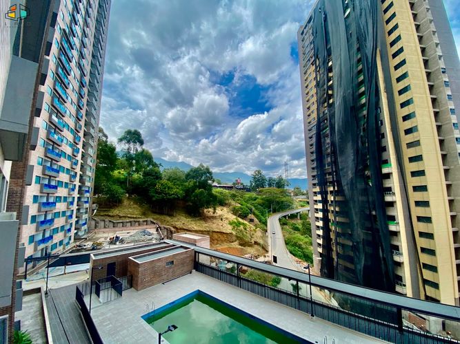 Apartamento de 2 alcobas en arriendo en Asomadera No.2, Medellín, 58 m² · foto 2 de 18
