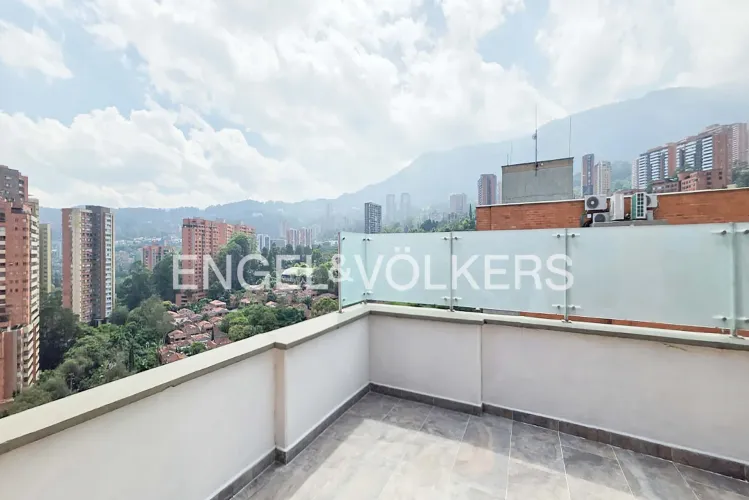 Apartamento de 4 alcobas en venta en El Tesoro, Medellín, 312 m² · foto 18 de 22