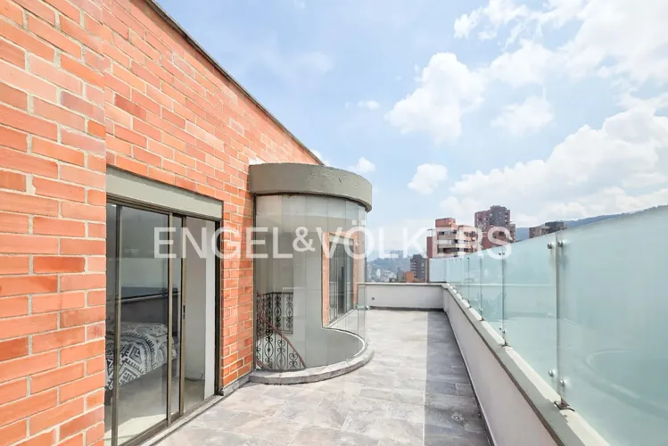 Apartamento de 4 alcobas en venta en El Tesoro, Medellín, 312 m² · foto 17 de 22