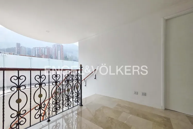 Apartamento de 4 alcobas en venta en El Tesoro, Medellín, 312 m² · foto 13 de 22