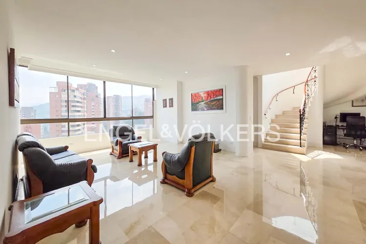 Apartamento de 4 alcobas en venta en El Tesoro, Medellín, 312 m² · foto 2 de 22
