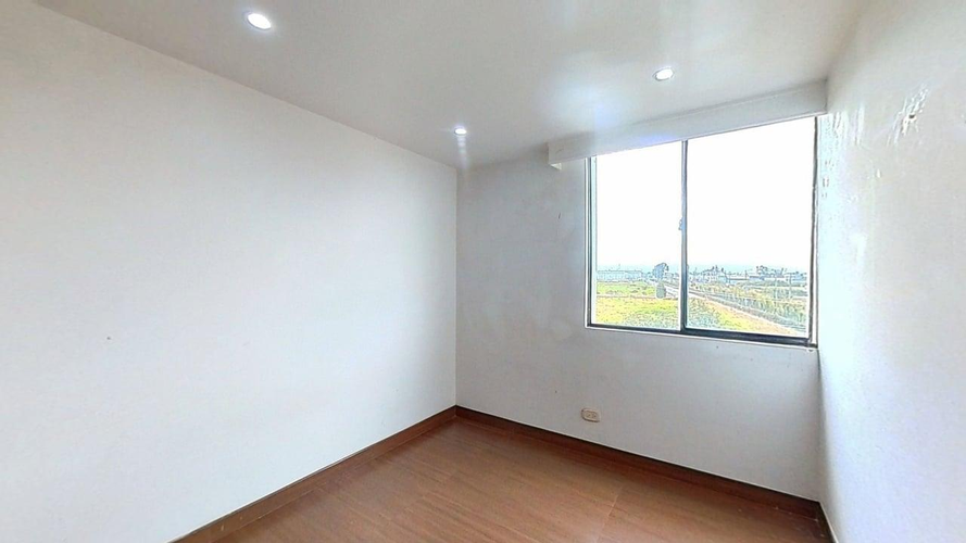 Apartamento de 3 alcobas en venta en Conjunto Residencial Pamplona, Madrid, 55 m² · foto 3 de 24