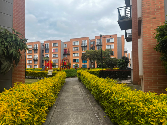 Apartamento de 3 alcobas en venta en Conjunto Residencial Pamplona, Madrid, 55 m² · foto 19 de 24