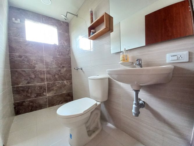 Casa de 8 alcobas en venta en Alaska, Ibagué, 295 m² · foto 8 de 24