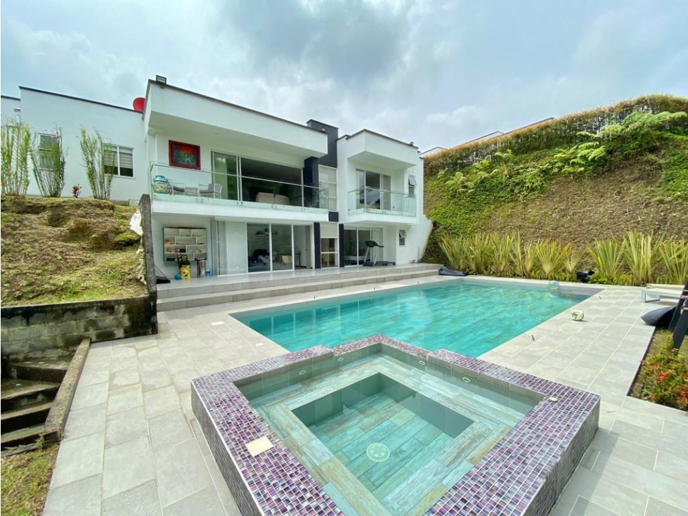 Casa en venta en Condina, Pereira · foto 2 de 24