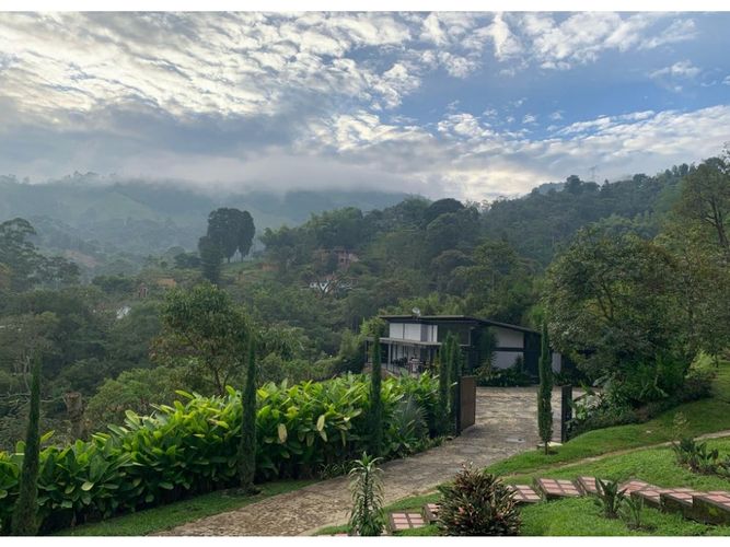 Casa de 3 alcobas en venta en Yarumalito, La Estrella, 300 m² · foto 7 de 24