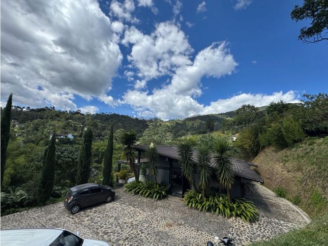 Casa de 3 alcobas en venta en Yarumalito, La Estrella, 300 m² · foto 12 de 24