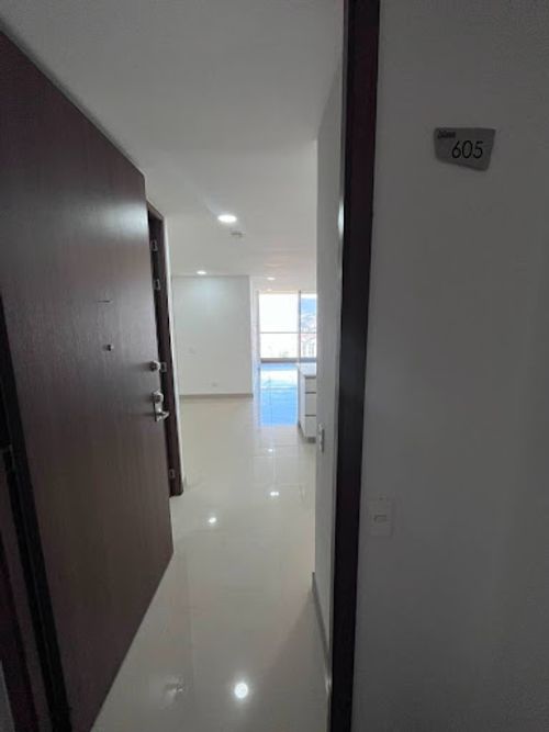 Apartamento de 2 alcobas en arriendo en Loma Benedictinos, Medellín, 90 m² · foto 9 de 14
