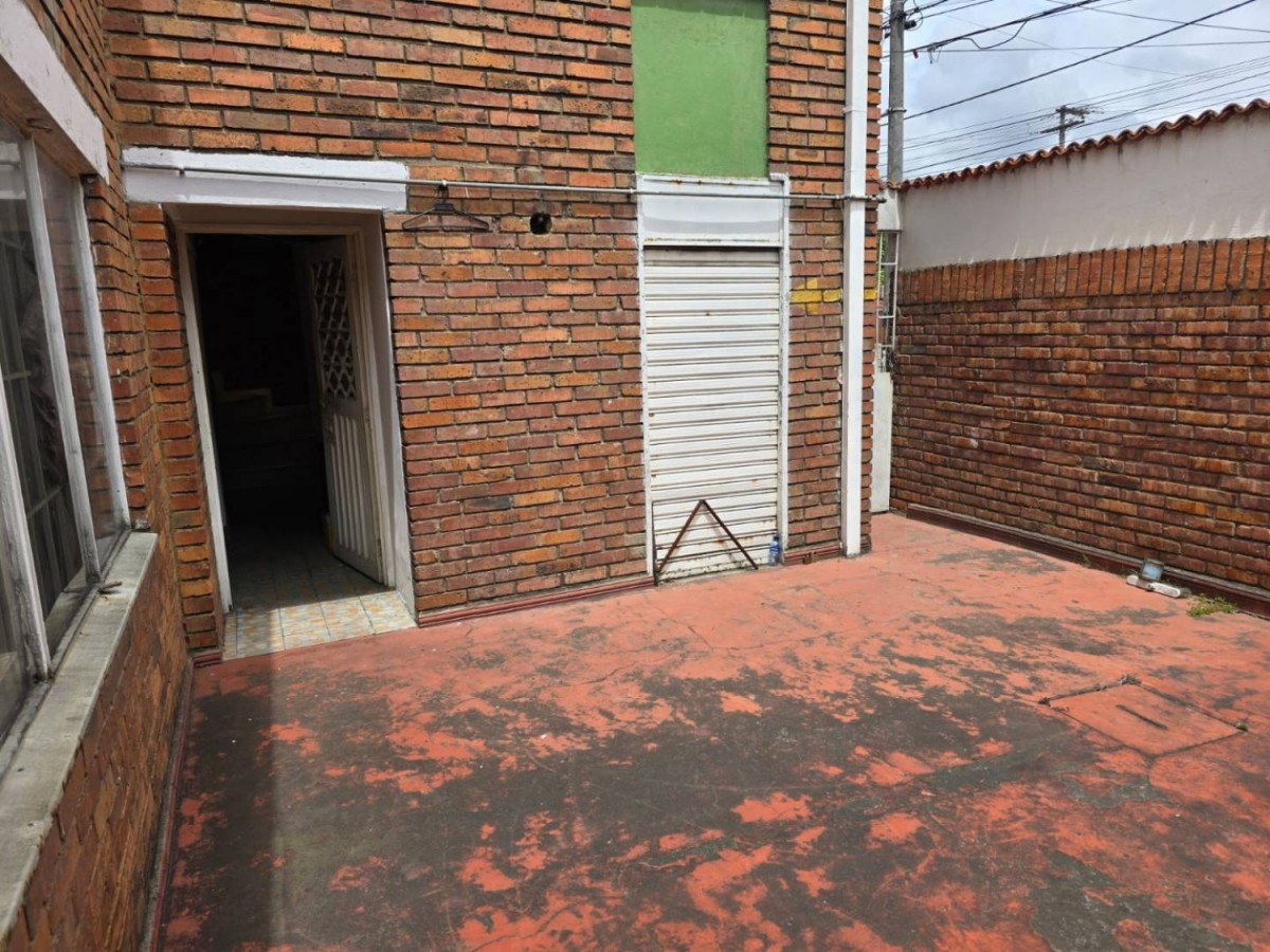 Casa en venta en Lago Timiza, Bogotá · foto 2 de 24
