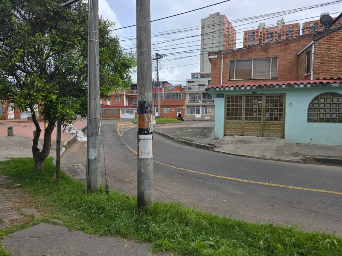 Casa en venta en Lago Timiza, Bogotá · foto 6 de 24
