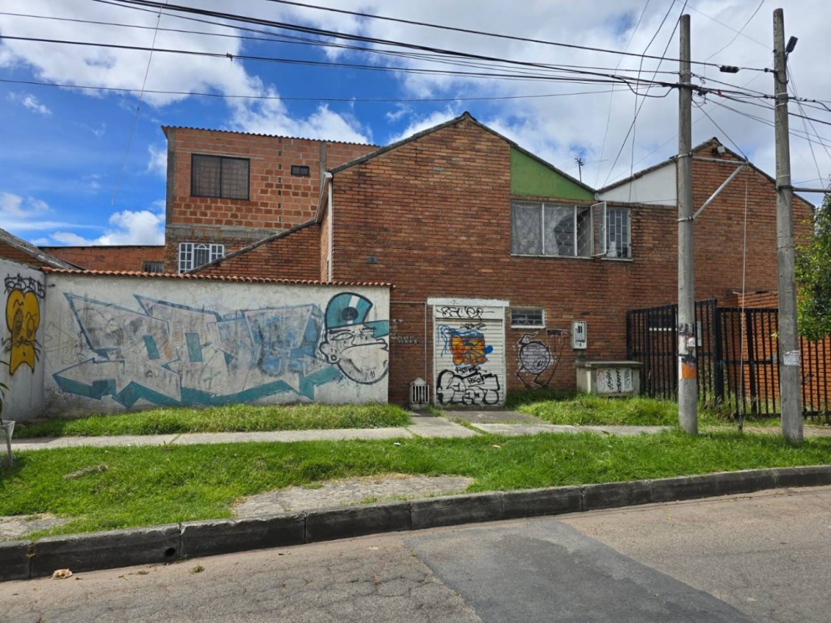 Casa en venta en Lago Timiza, Bogotá · foto 14 de 24