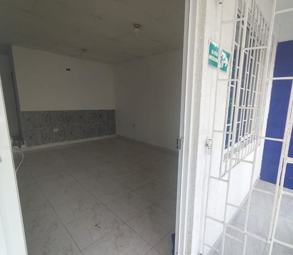 Oficina en arriendo en El Bosque, Cartagena, 24 m² · foto 2 de 13
