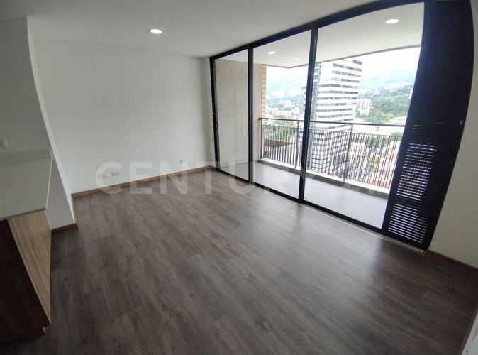 Apartamento de 3 alcobas en venta en Las Casitas, Envigado, 86 m² · foto 4 de 23