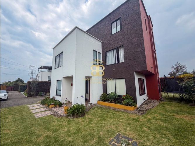Casa de 4 alcobas en venta en Parcelas, Cota, 240 m² · foto 4 de 24