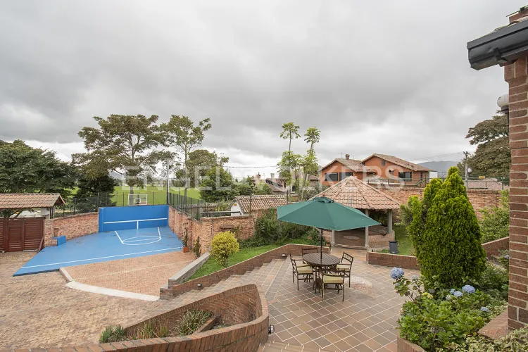 Casa de 6 alcobas en venta en Arrayanes, Bogotá, 379 m² · foto 20 de 20