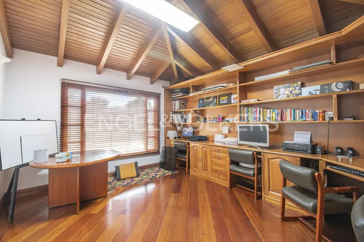 Casa de 6 alcobas en venta en Arrayanes, Bogotá, 379 m² · foto 14 de 20