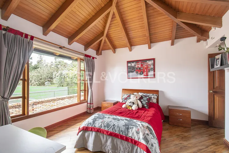 Casa de 6 alcobas en venta en Arrayanes, Bogotá, 379 m² · foto 12 de 20