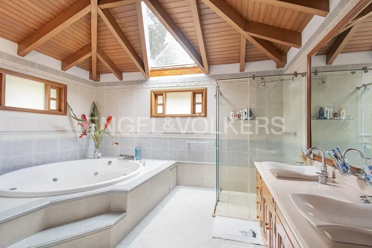 Casa de 6 alcobas en venta en Arrayanes, Bogotá, 379 m² · foto 7 de 20