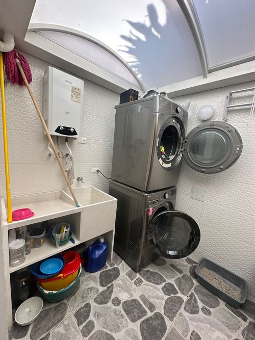 Casa de 5 alcobas en venta en Los Cedros, Bucaramanga, 230 m² · foto 7 de 19