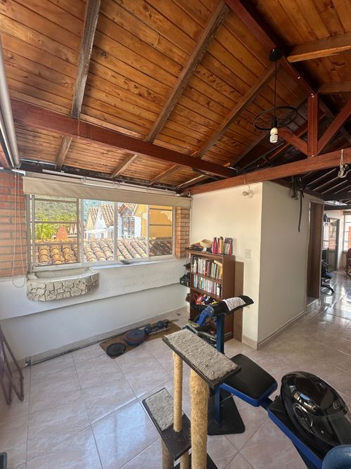 Casa de 5 alcobas en venta en Los Cedros, Bucaramanga, 230 m² · foto 17 de 19
