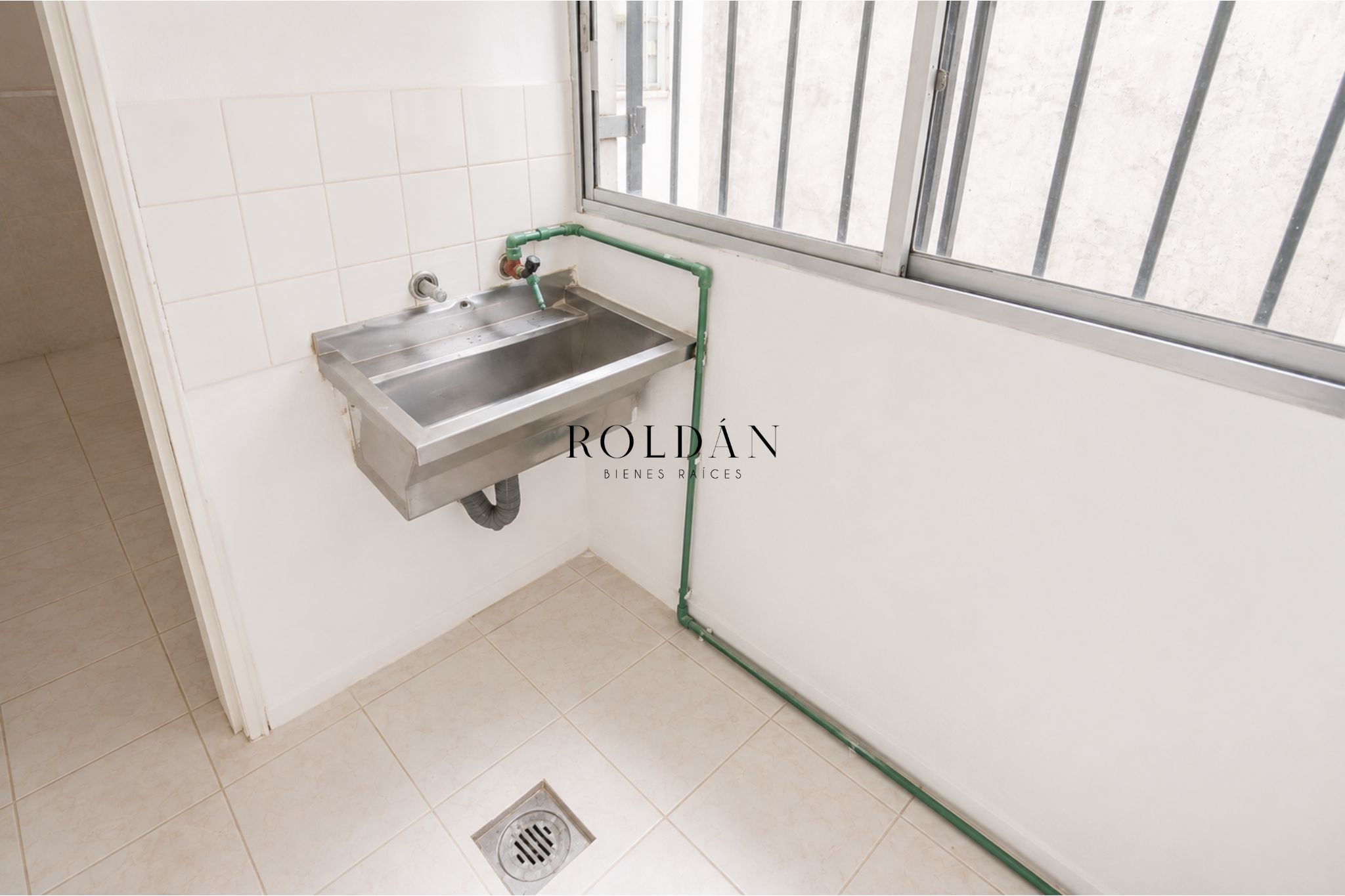Apartamento Alquiler Centro 2 Dormitorios Gastos Comunes Bajos Portería A Metros De Avenida 18 De Julio · Foto 8