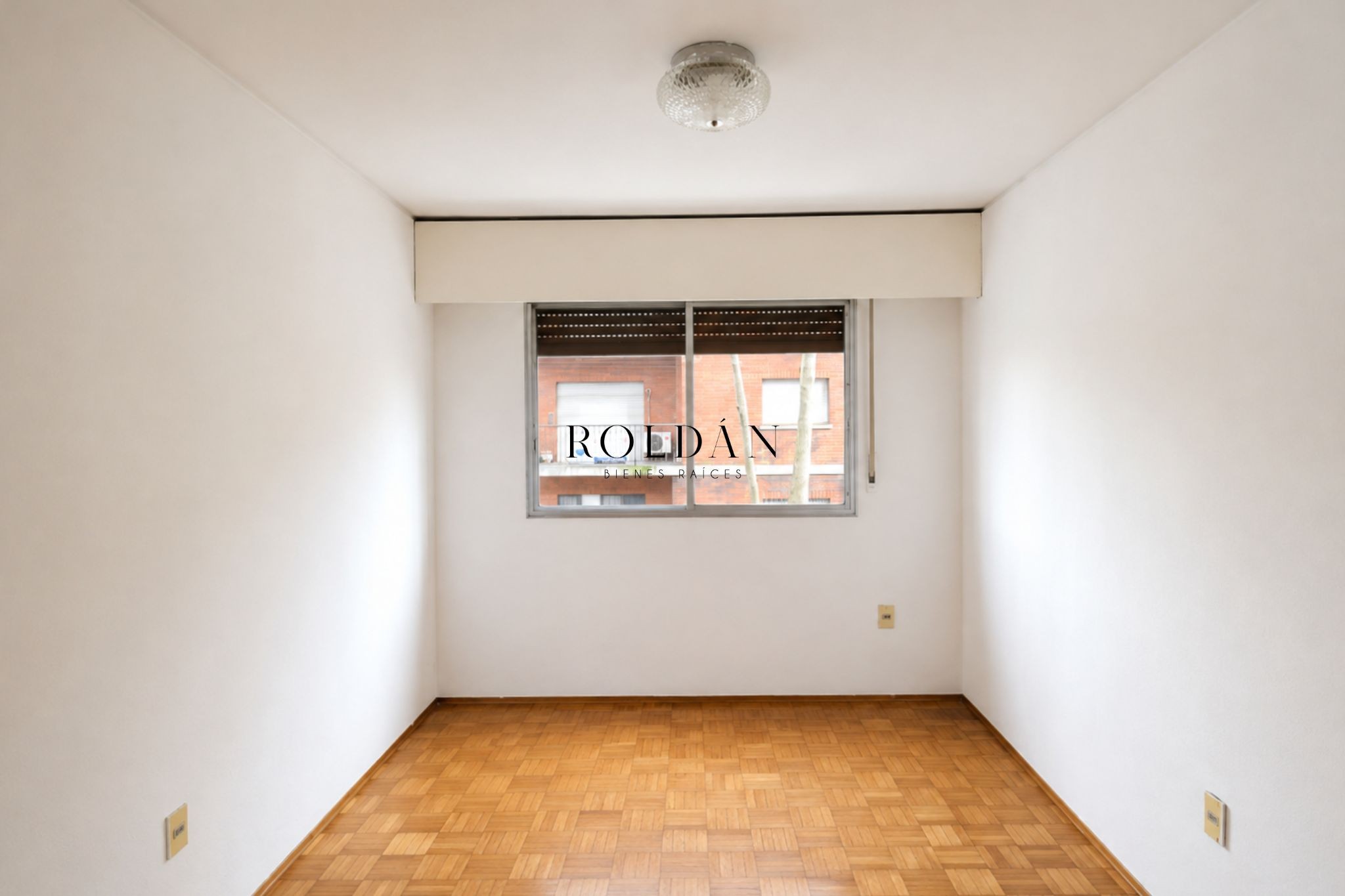 Apartamento Alquiler Centro 2 Dormitorios Gastos Comunes Bajos Portería A Metros De Avenida 18 De Julio · Foto 12