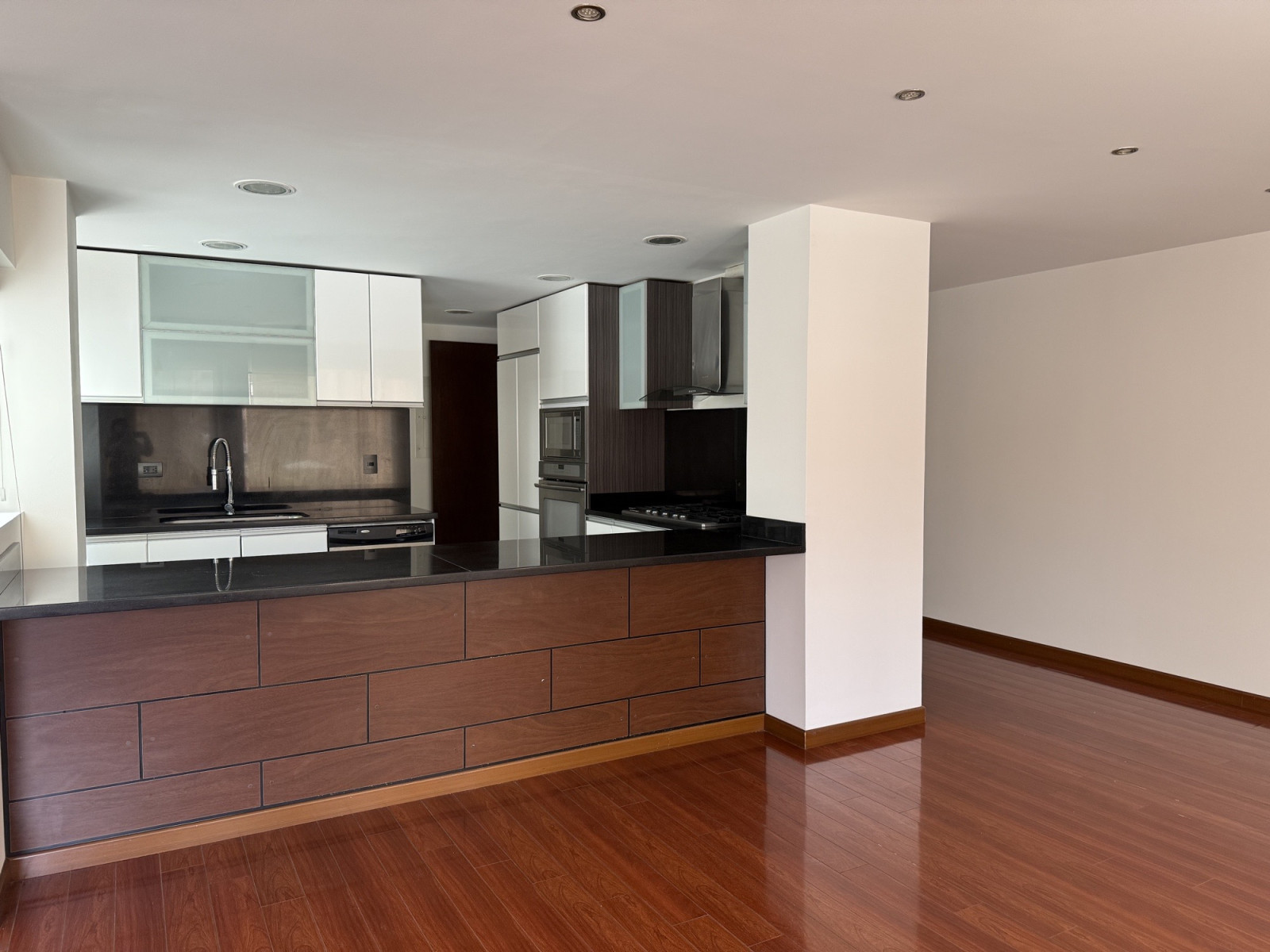 Apartamento en venta en Chicó Navarra, Bogotá · foto 2 de 23