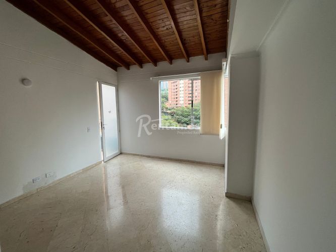 Apartamento de 4 alcobas en venta en El Tesoro, Medellín, 248 m² · foto 3 de 24