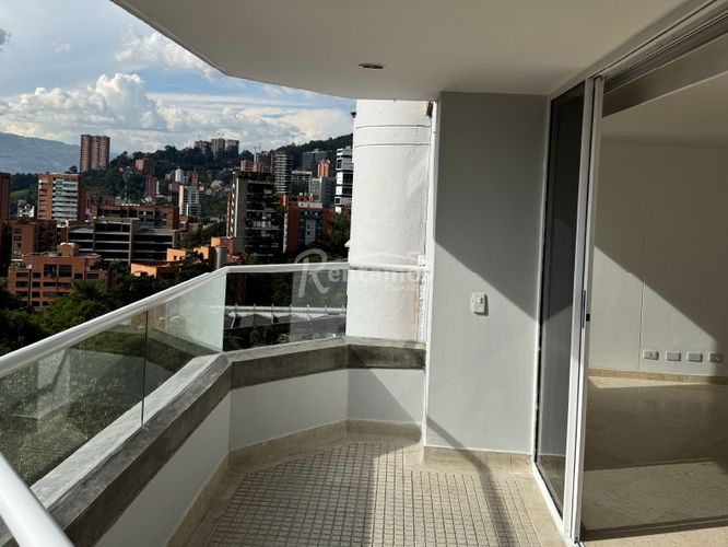 Apartamento de 4 alcobas en venta en El Tesoro, Medellín, 248 m² · foto 7 de 24