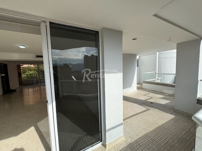 Apartamento de 4 alcobas en venta en El Tesoro, Medellín, 248 m² · foto 9 de 24