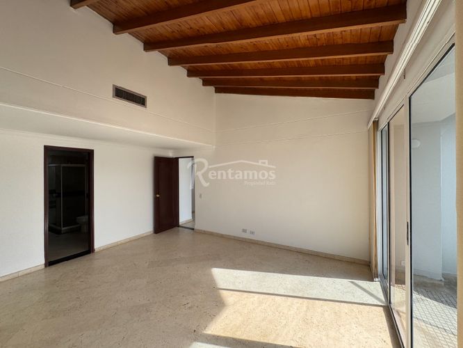 Apartamento de 4 alcobas en venta en El Tesoro, Medellín, 248 m² · foto 11 de 24