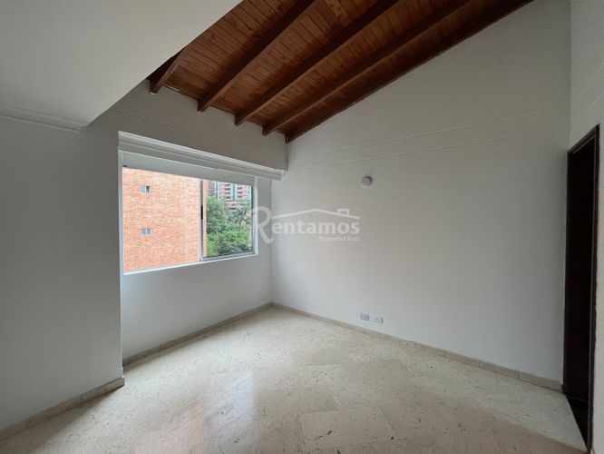 Apartamento de 4 alcobas en venta en El Tesoro, Medellín, 248 m² · foto 18 de 24