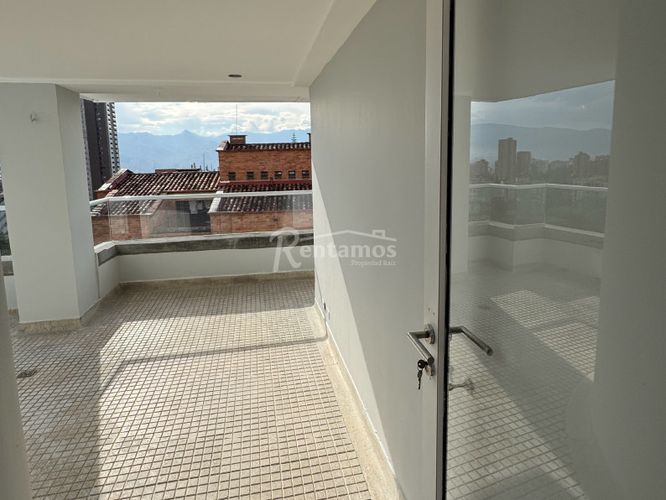 Apartamento de 4 alcobas en venta en El Tesoro, Medellín, 248 m² · foto 24 de 24
