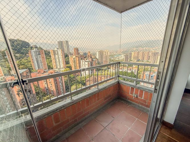 Apartamento de 3 alcobas en arriendo en Loma Del Indio, Medellín, 76 m² · foto 8 de 22