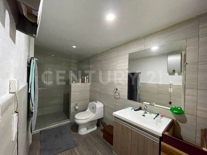 Apartamento de 1 alcoba en venta en El Poblado, Medellín, 89 m² · foto 7 de 11