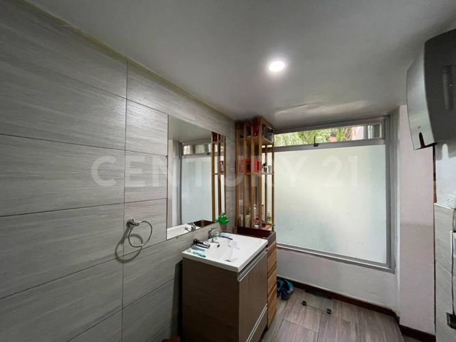 Apartamento de 1 alcoba en venta en El Poblado, Medellín, 89 m² · foto 8 de 11