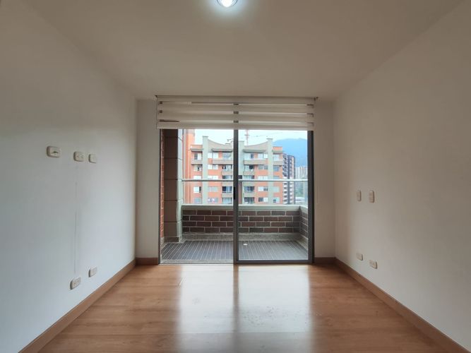 Apartamento de 3 alcobas en arriendo en Camino Verde, Envigado, 96 m² · foto 5 de 24