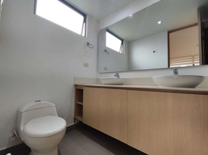 Apartamento de 3 alcobas en arriendo en Camino Verde, Envigado, 96 m² · foto 15 de 24