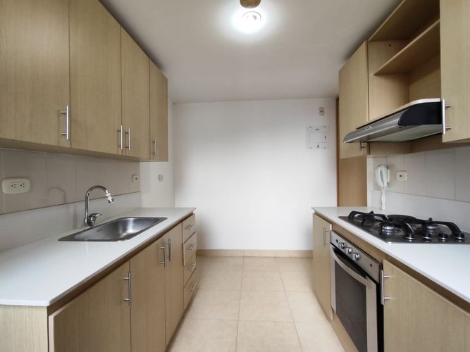 Apartamento de 3 alcobas en arriendo en Camino Verde, Envigado, 96 m² · foto 3 de 24