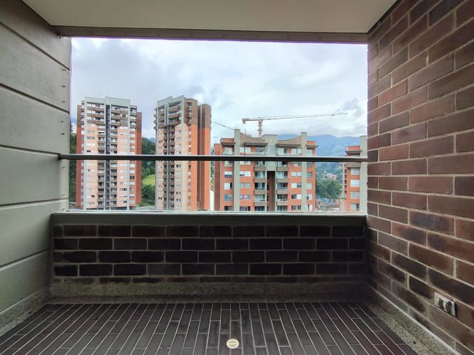 Apartamento de 3 alcobas en arriendo en Camino Verde, Envigado, 96 m² · foto 17 de 24