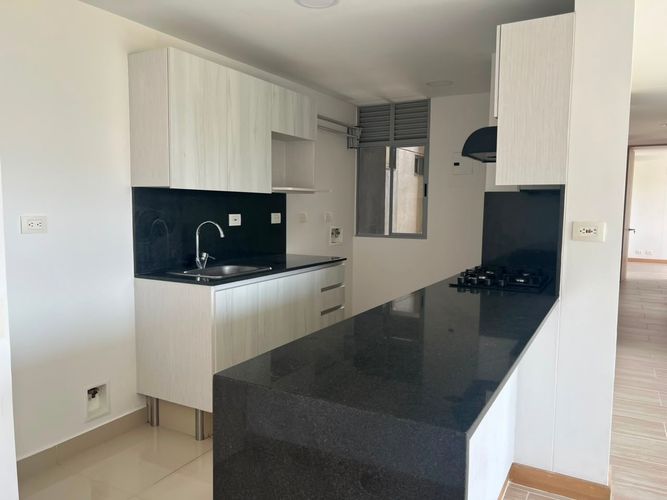 Apartamento de 3 alcobas en venta en El Poblado, Medellín, 94 m² · foto 5 de 15