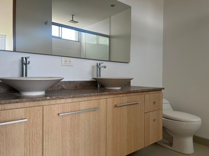 Apartamento de 3 alcobas en venta en El Poblado, Medellín, 94 m² · foto 13 de 15
