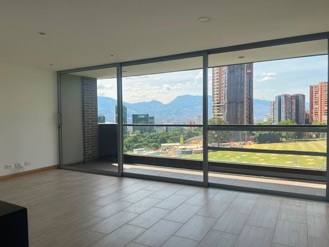 Apartamento de 3 alcobas en venta en El Poblado, Medellín, 94 m² · foto 3 de 15
