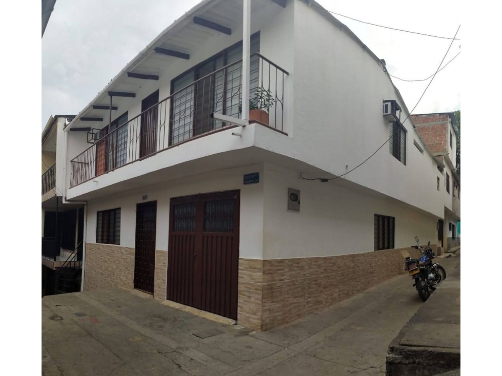 Casa en Venta en Sector cañaveralejo guadalupe, Cali