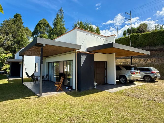 Casa de 4 alcobas en venta en Cuchillas De San Jose, Rionegro, 208 m² · foto 5 de 24