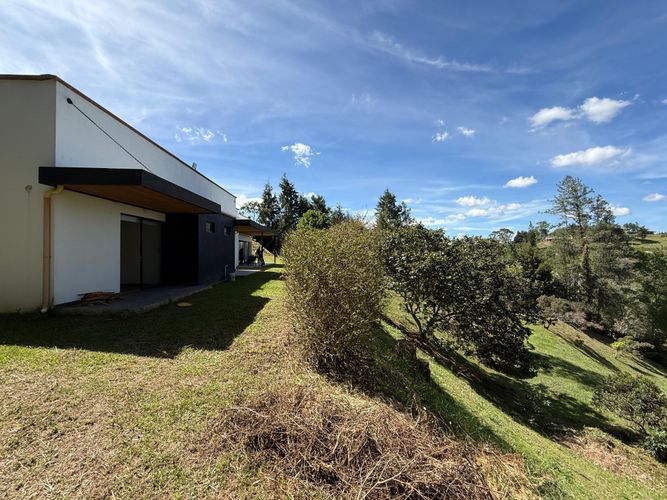 Casa de 4 alcobas en venta en Cuchillas De San Jose, Rionegro, 208 m² · foto 7 de 24