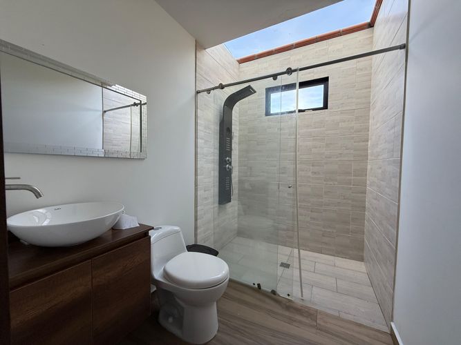 Casa de 4 alcobas en venta en Cuchillas De San Jose, Rionegro, 208 m² · foto 17 de 24