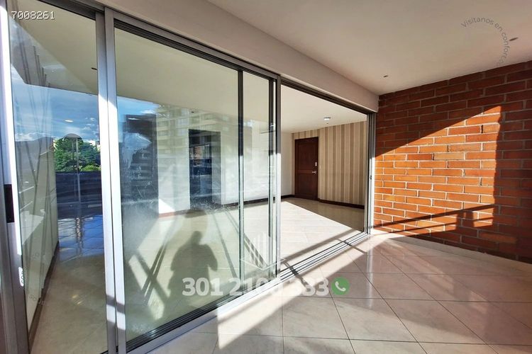 Apartamento de 3 alcobas en arriendo en Castropol, Medellín, 124 m² · foto 5 de 24